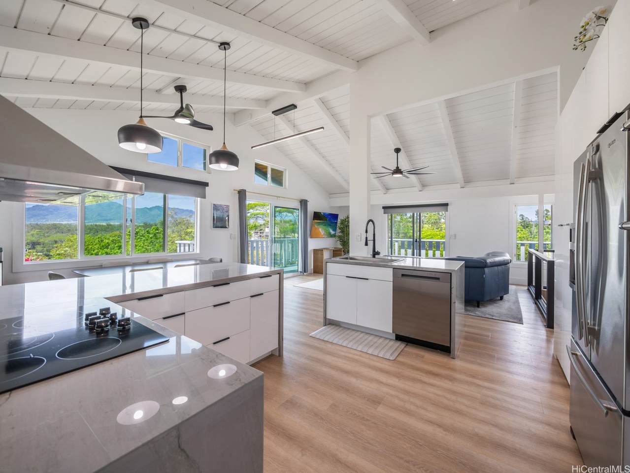 https://bt-photos.global.ssl.fastly.net/honolulu/1280_boomver_1_202605378-2.jpg