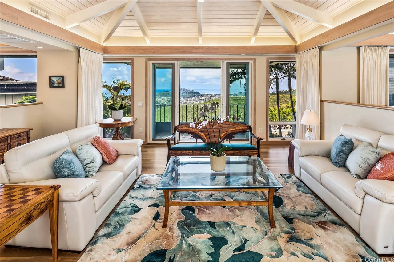 https://bt-photos.global.ssl.fastly.net/honolulu/1280_boomver_1_202605503-2.jpg