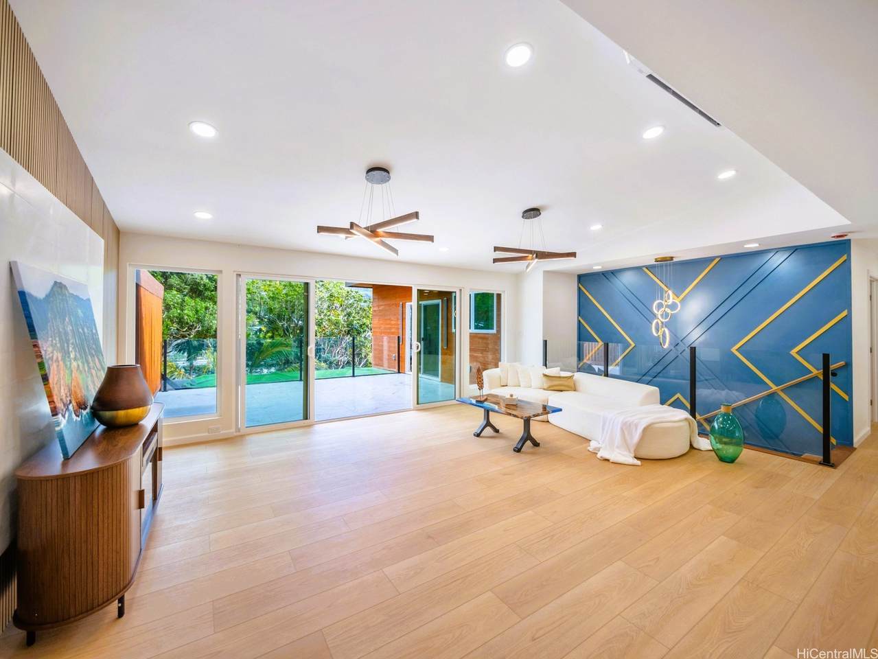 https://bt-photos.global.ssl.fastly.net/honolulu/1280_boomver_1_202605515-2.jpg
