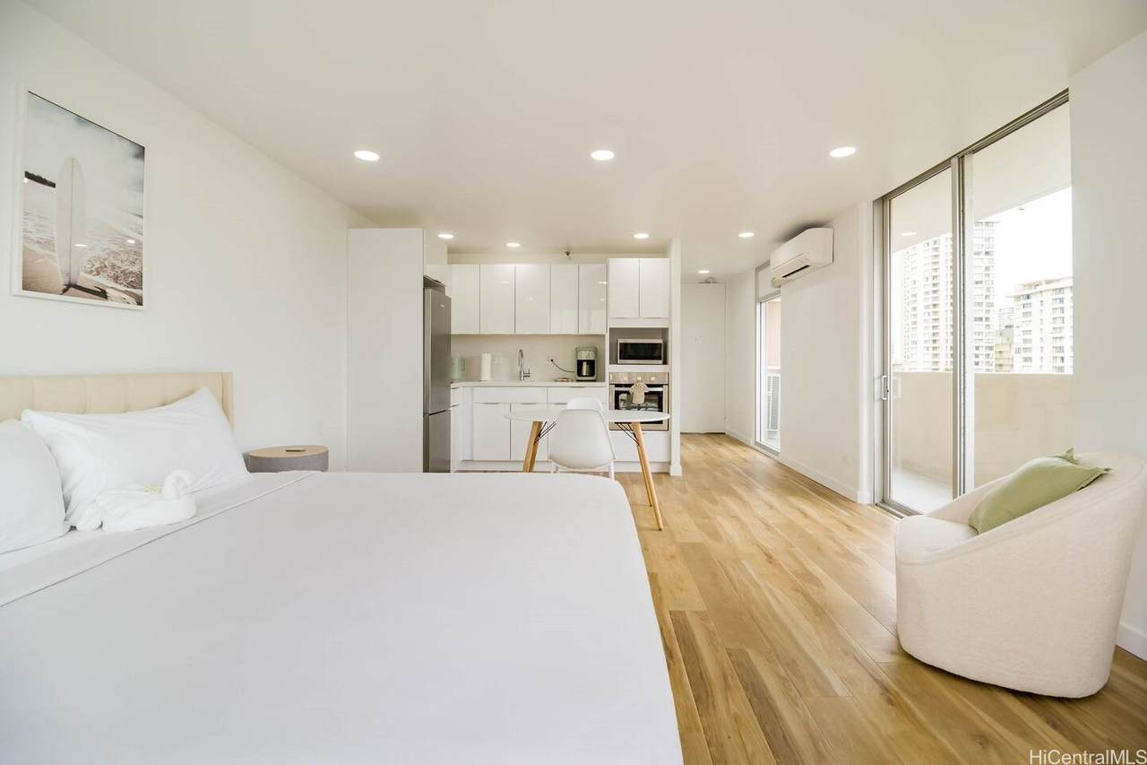 364 Seaside Avenue - Photo 1