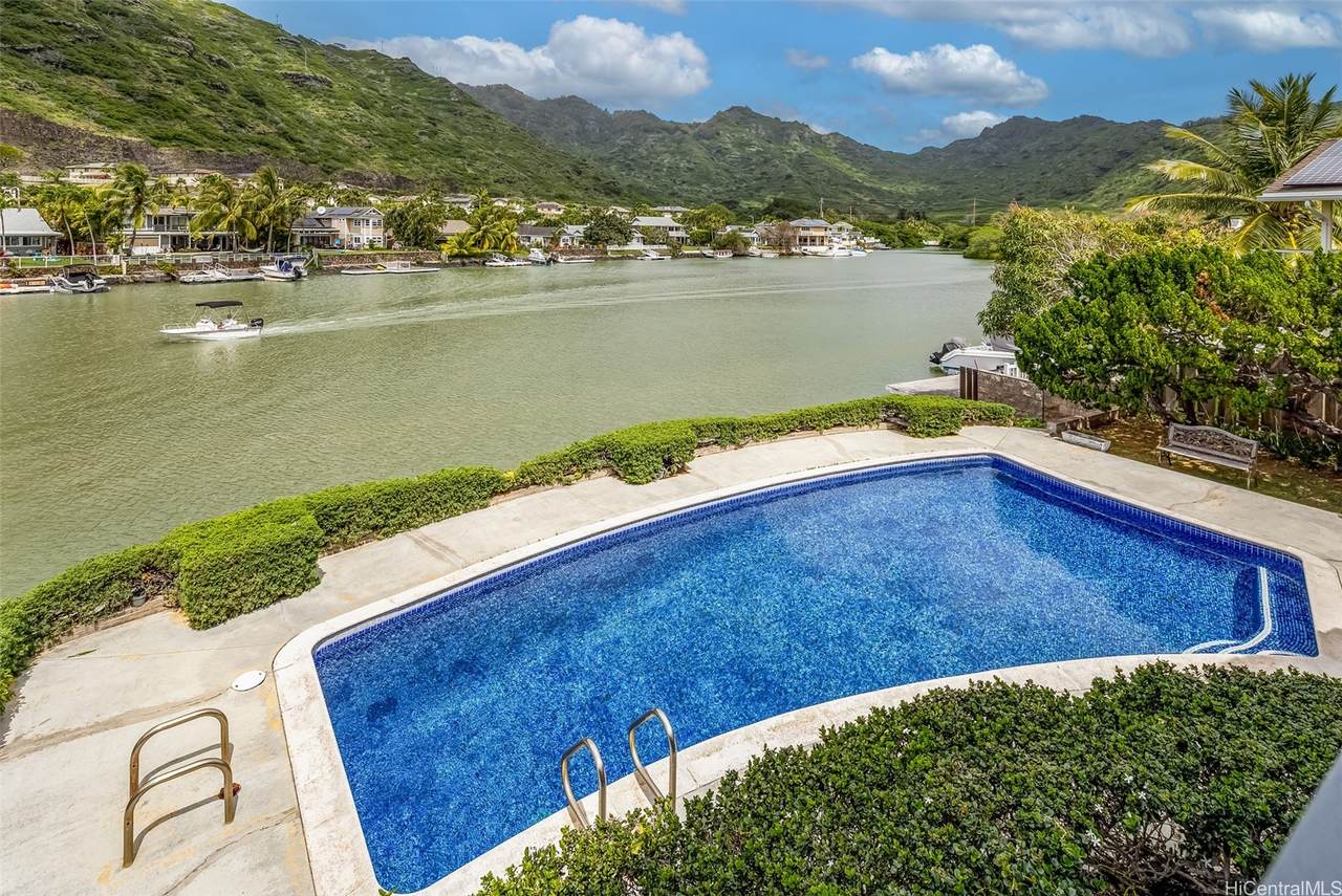 https://bt-photos.global.ssl.fastly.net/honolulu/1280_boomver_1_202605608-2.jpg