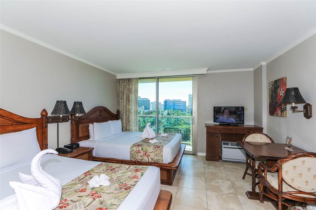 2045 Kalakaua Avenue - Photo 1