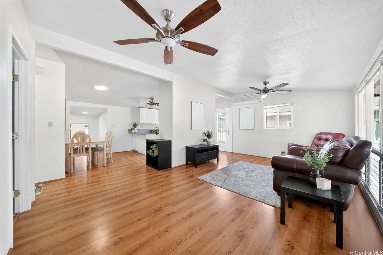 https://bt-photos.global.ssl.fastly.net/honolulu/1280_boomver_1_202605746-2.jpg