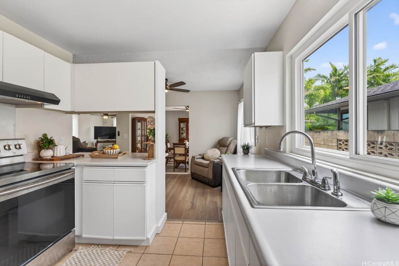 https://bt-photos.global.ssl.fastly.net/honolulu/1280_boomver_1_202605826-2.jpg