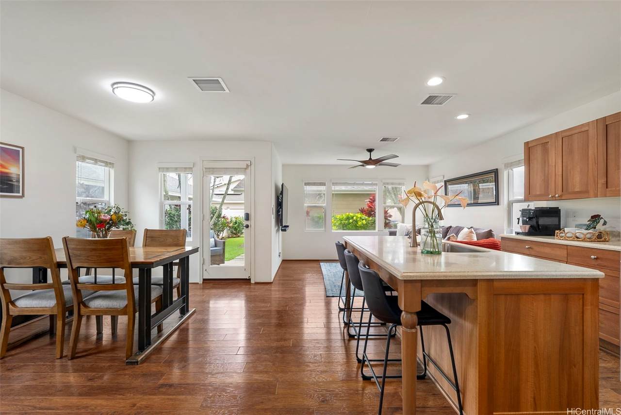 https://bt-photos.global.ssl.fastly.net/honolulu/1280_boomver_1_202605878-2.jpg