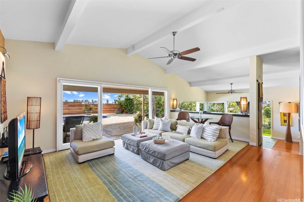 https://bt-photos.global.ssl.fastly.net/honolulu/1280_boomver_1_202605880-2.jpg