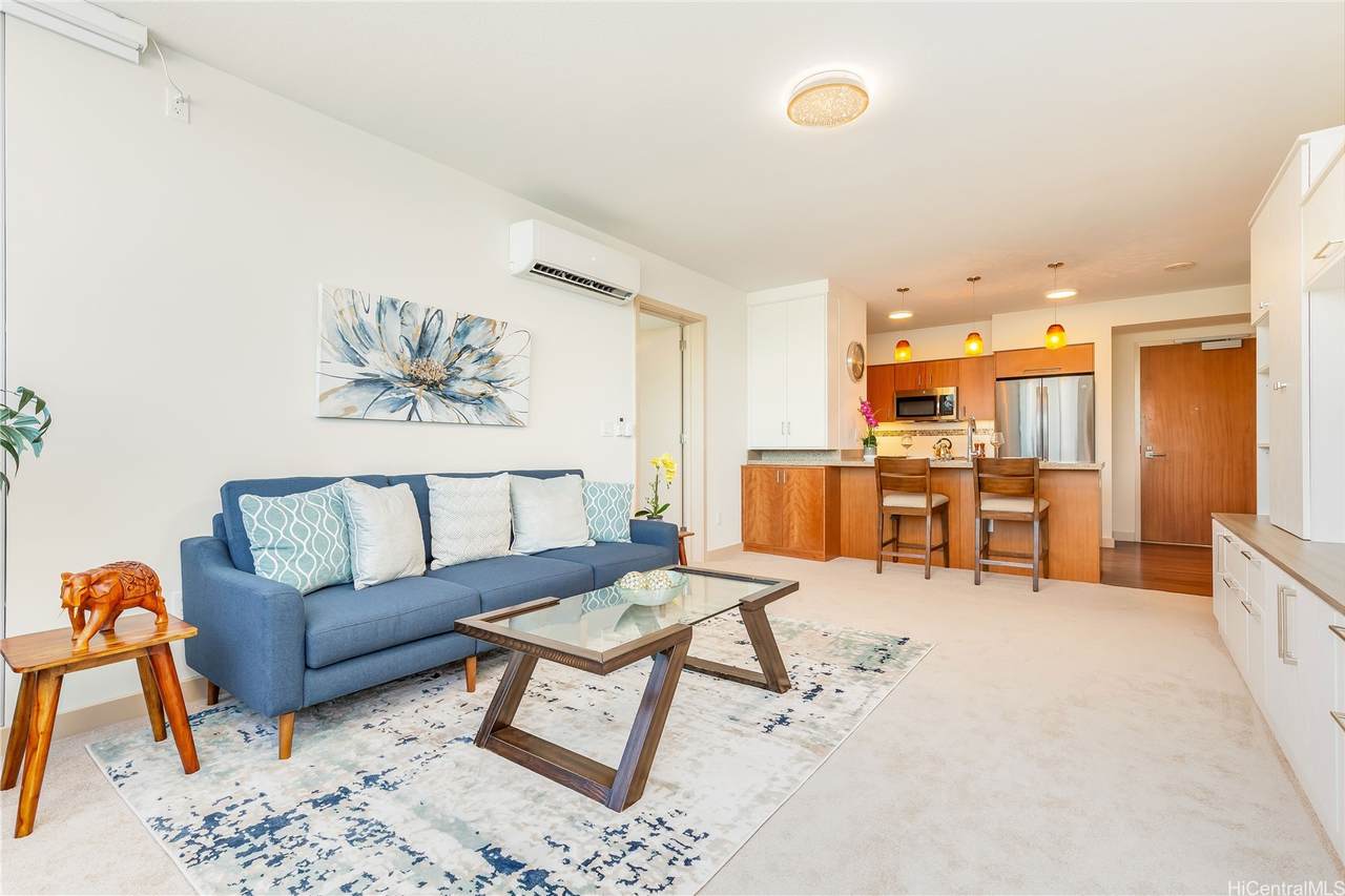 555 South Street - Photo 1