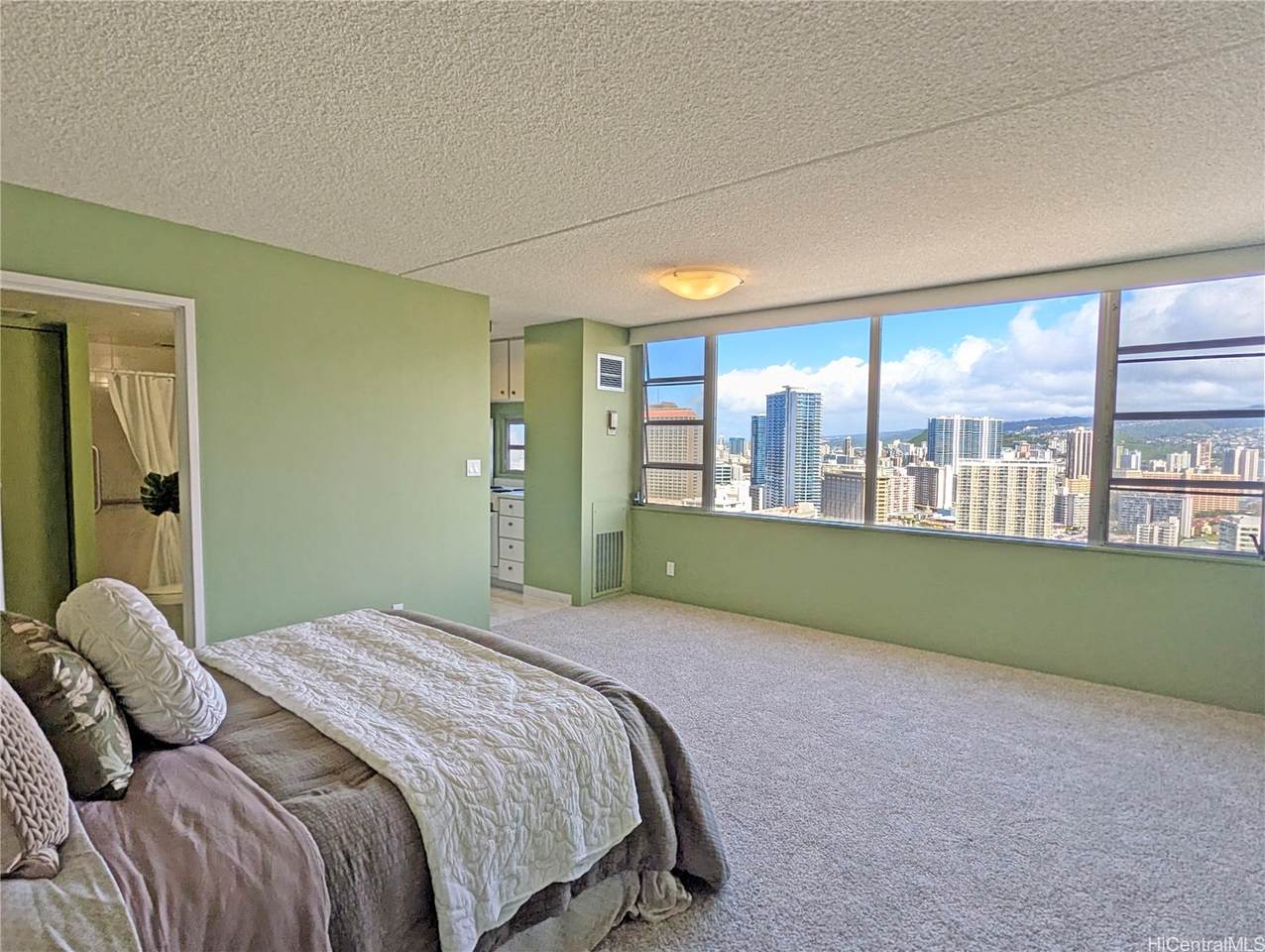 400 Hobron Lane - Photo 1