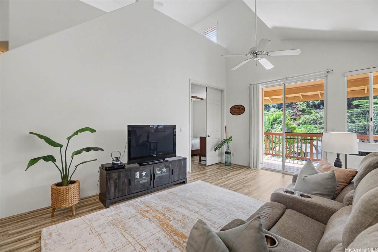 https://bt-photos.global.ssl.fastly.net/honolulu/1280_boomver_1_202606205-2.jpg
