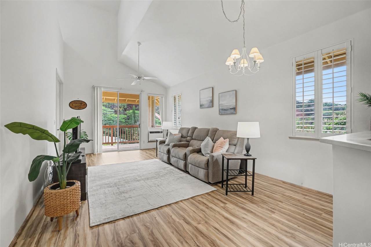 https://bt-photos.global.ssl.fastly.net/honolulu/1280_boomver_1_202606205-2.jpg