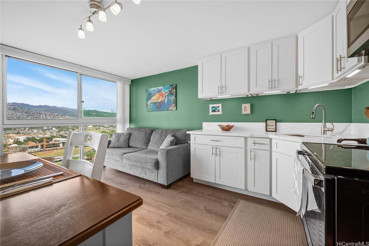 2211 Ala Wai Boulevard - Photo 1