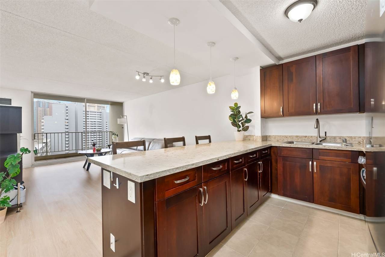 400 Hobron Lane - Photo 1