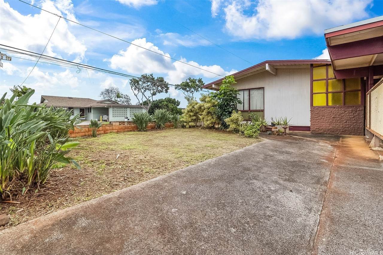 1404 Kaumoli Street - Photo 1