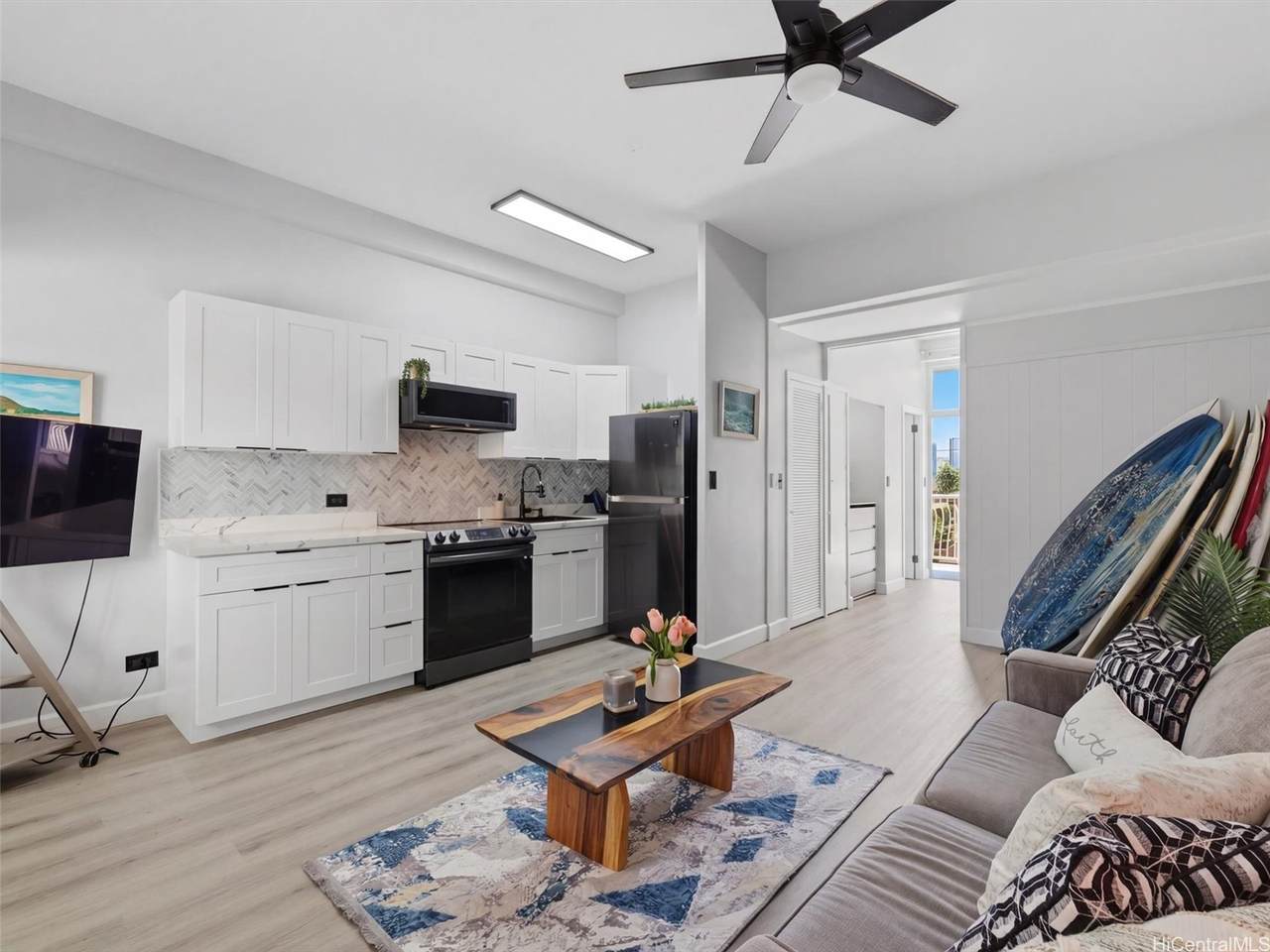 1020 Green Street - Photo 1
