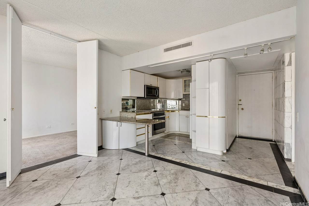 225 Queen Street - Photo 1
