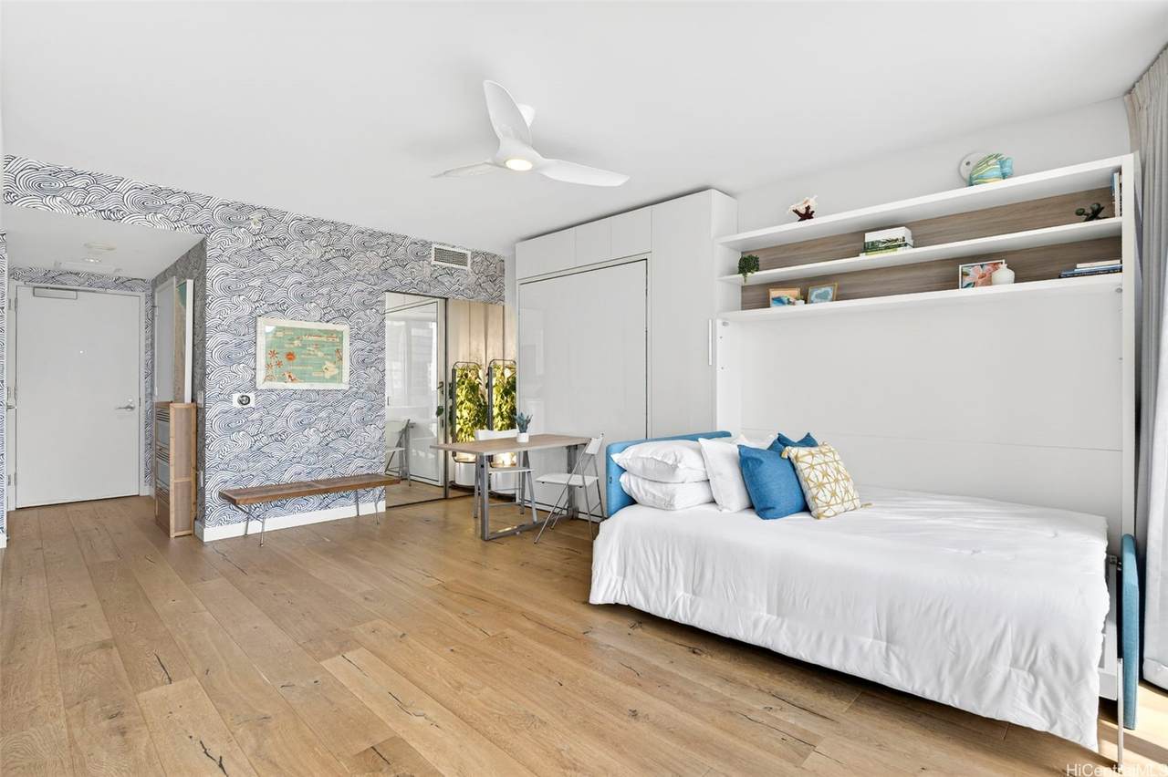 1001 Queen Street - Photo 1