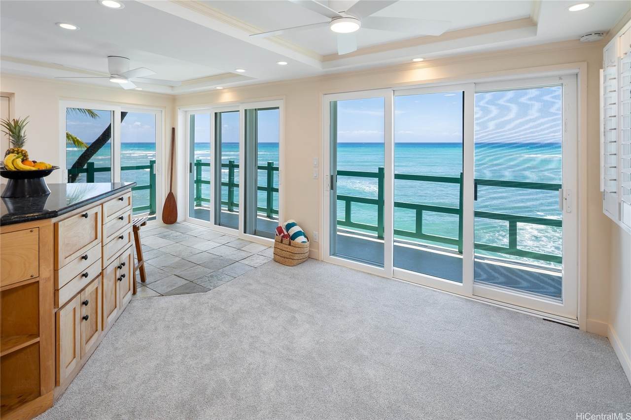 2957 Kalakaua Avenue - Photo 1