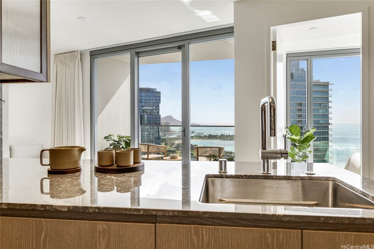 https://bt-photos.global.ssl.fastly.net/honolulu/1280_boomver_1_202607249-2.jpg