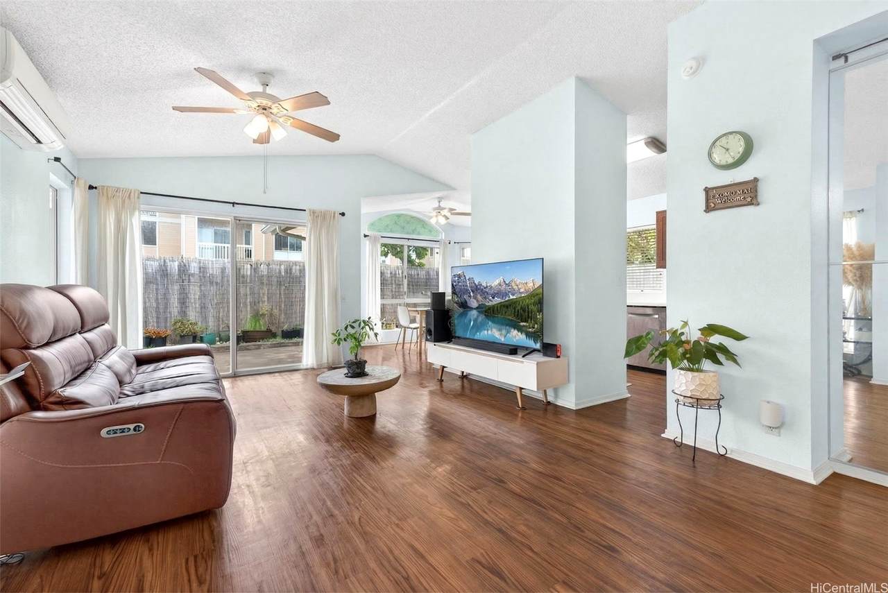 https://bt-photos.global.ssl.fastly.net/honolulu/1280_boomver_1_202607408-2.jpg
