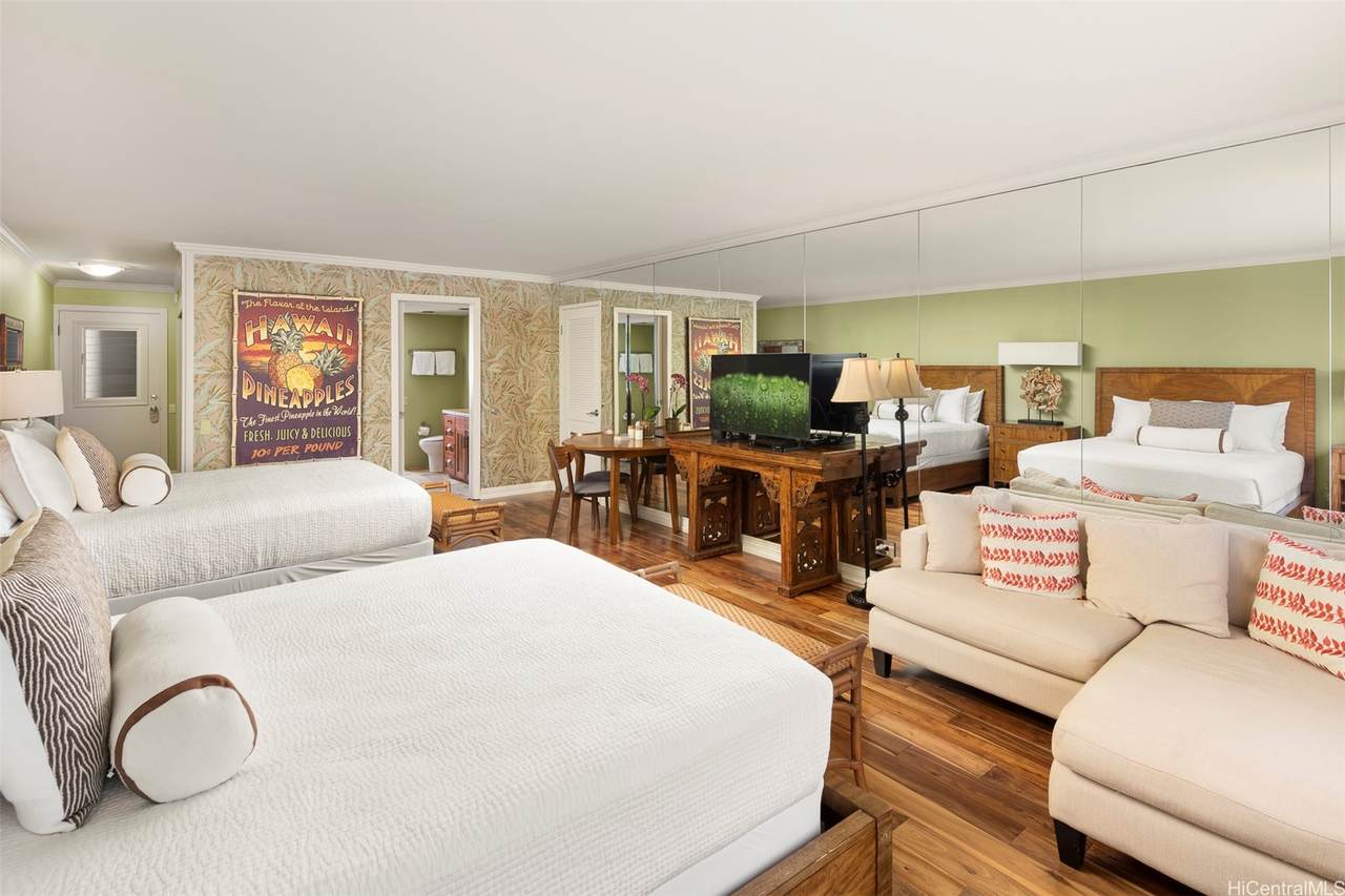 2895 Kalakaua Avenue - Photo 1
