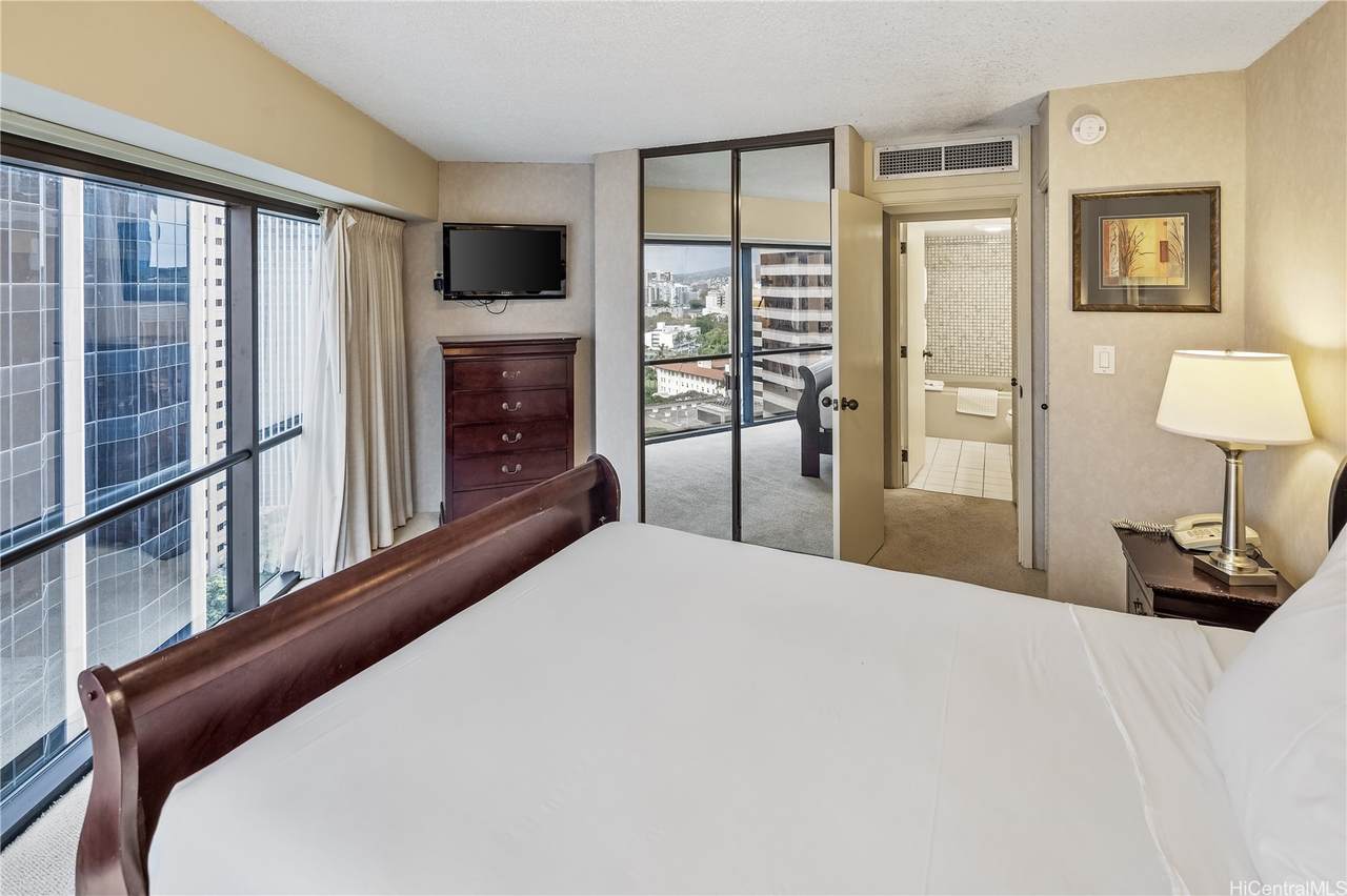 https://bt-photos.global.ssl.fastly.net/honolulu/1280_boomver_1_202607587-2.jpg
