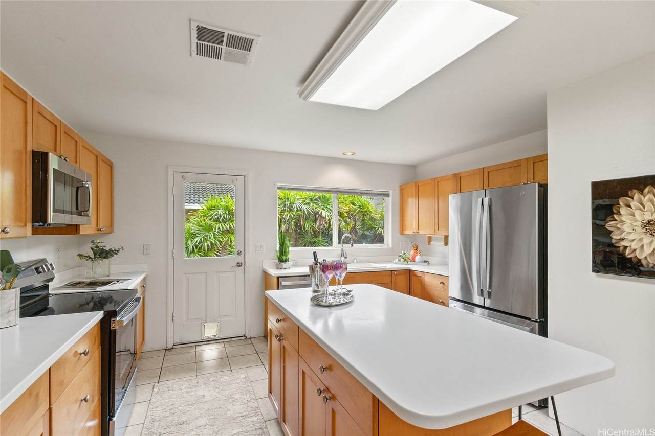 https://bt-photos.global.ssl.fastly.net/honolulu/1280_boomver_1_202607626-2.jpg