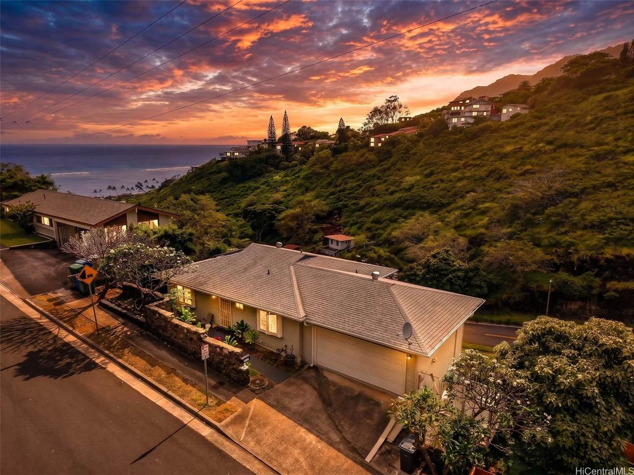 https://bt-photos.global.ssl.fastly.net/honolulu/1280_boomver_1_202607797-2.jpg