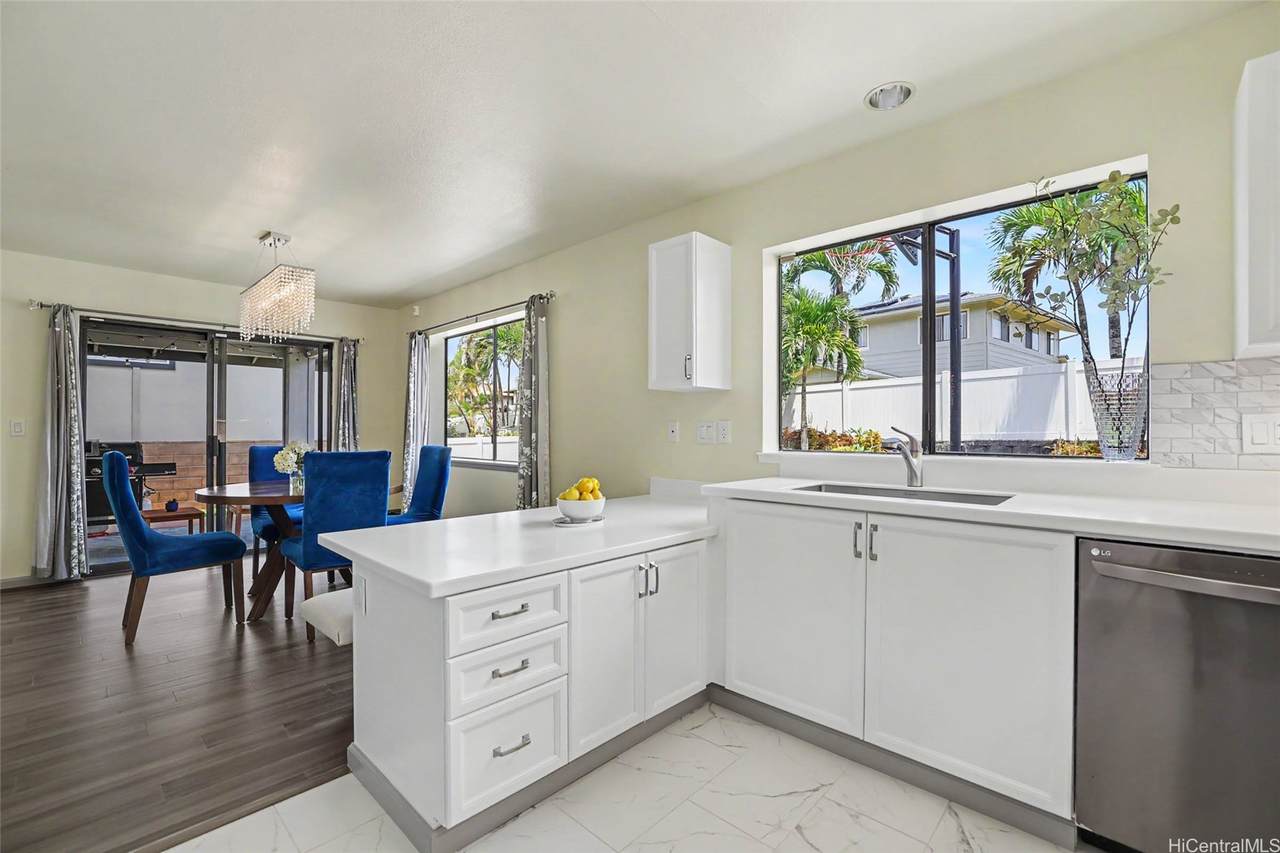 https://bt-photos.global.ssl.fastly.net/honolulu/1280_boomver_1_202607805-2.jpg