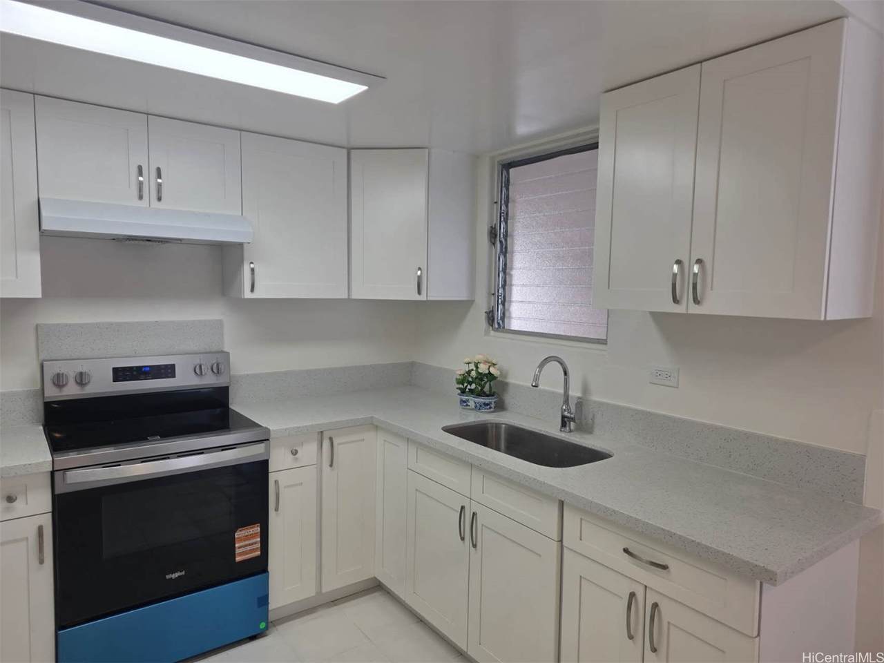 https://bt-photos.global.ssl.fastly.net/honolulu/1280_boomver_1_202607820-2.jpg