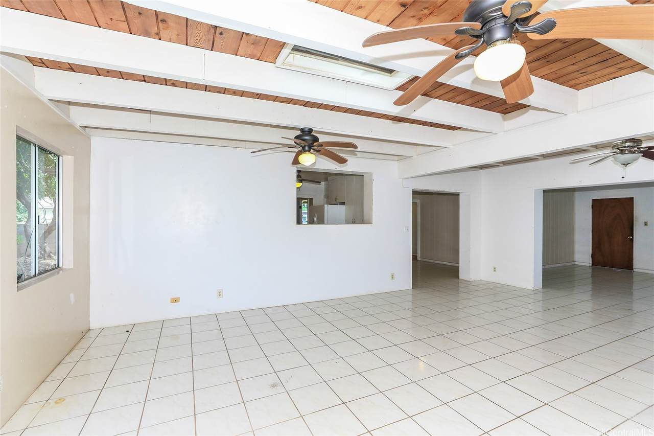 https://bt-photos.global.ssl.fastly.net/honolulu/1280_boomver_1_202607935-2.jpg