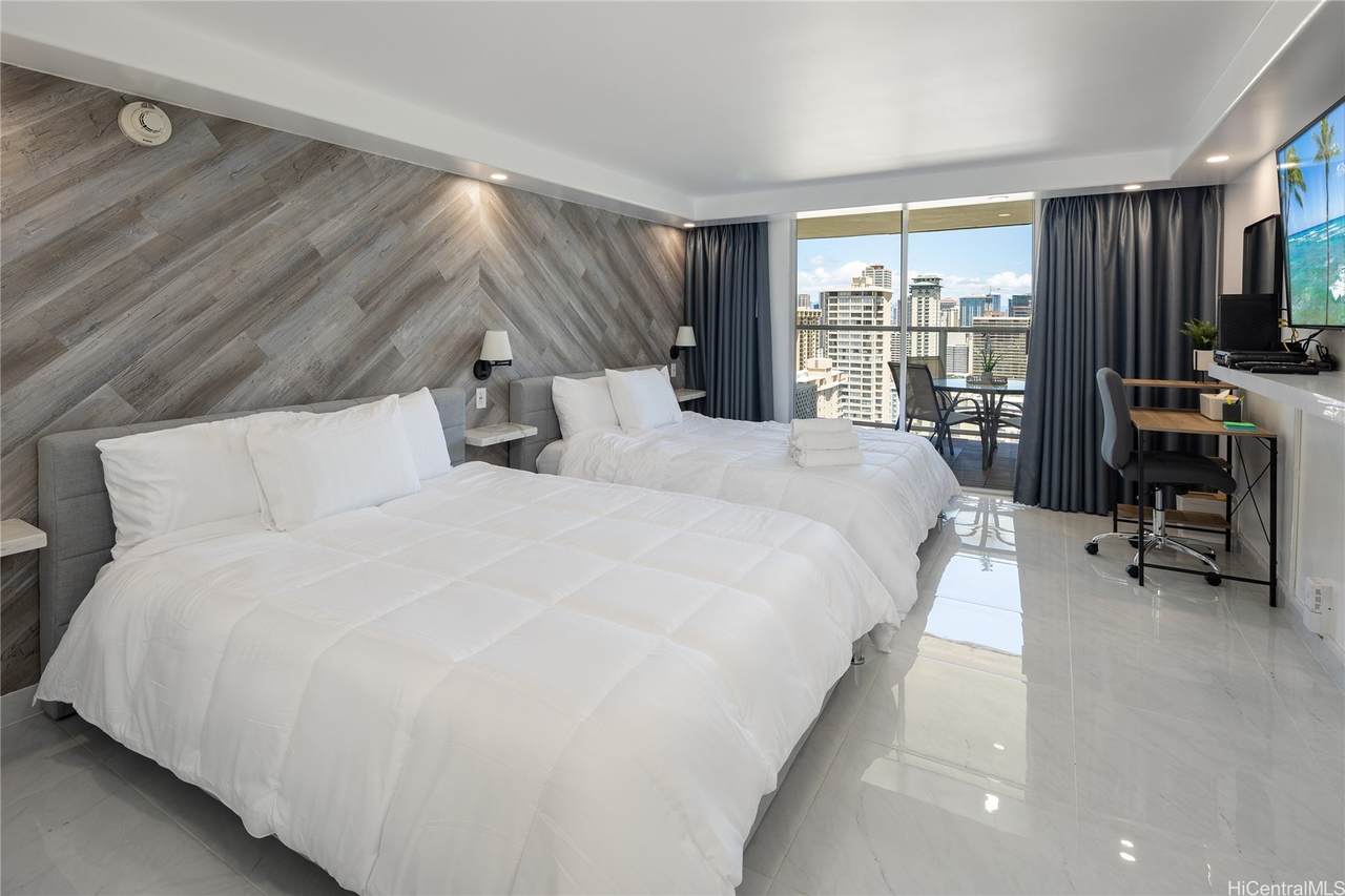 445 Seaside Avenue - Photo 1