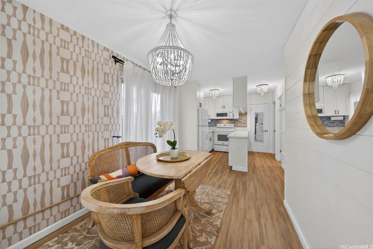 2957 Kalakaua Avenue - Photo 1