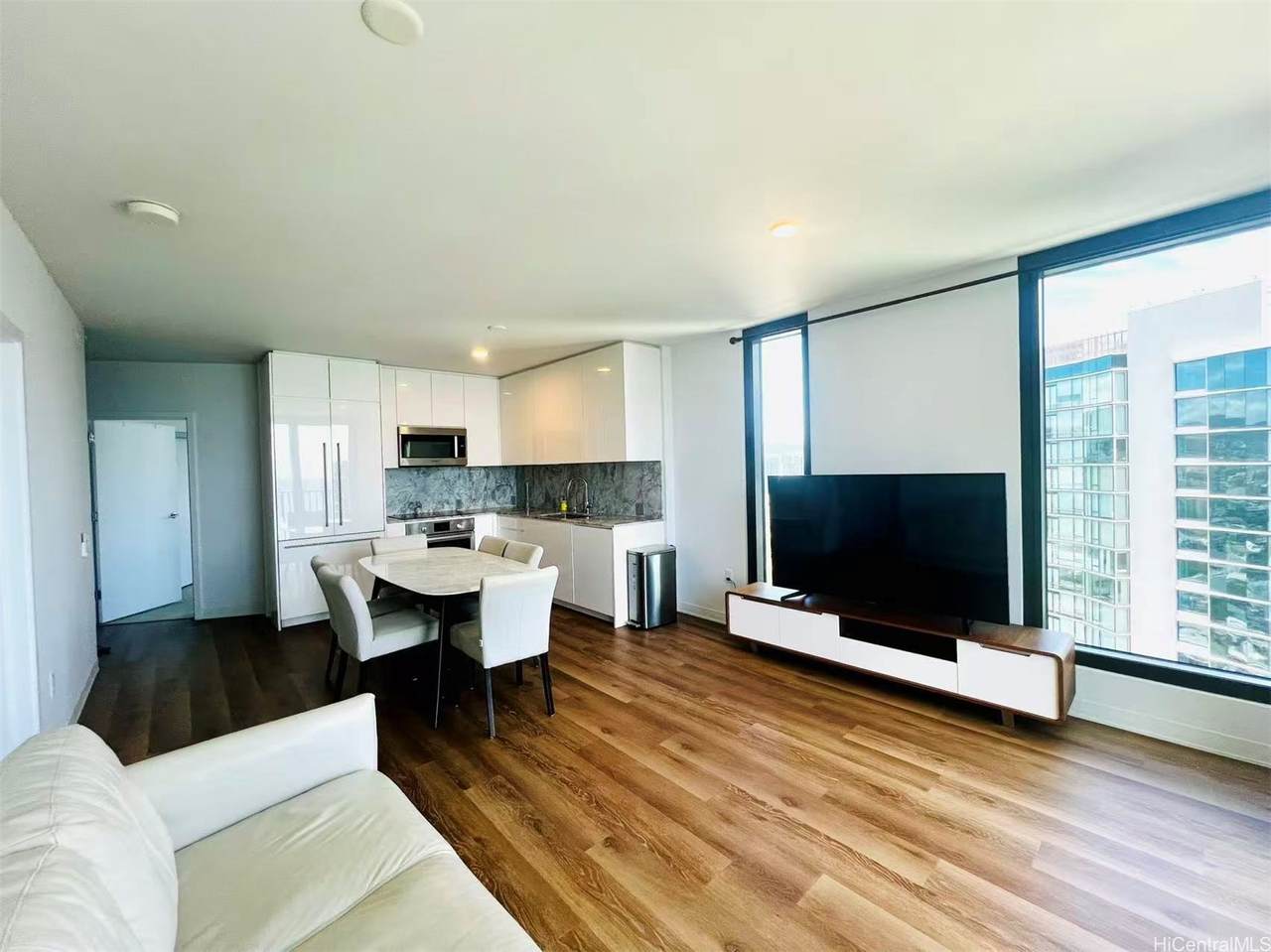 https://bt-photos.global.ssl.fastly.net/honolulu/1280_boomver_1_202608181-2.jpg