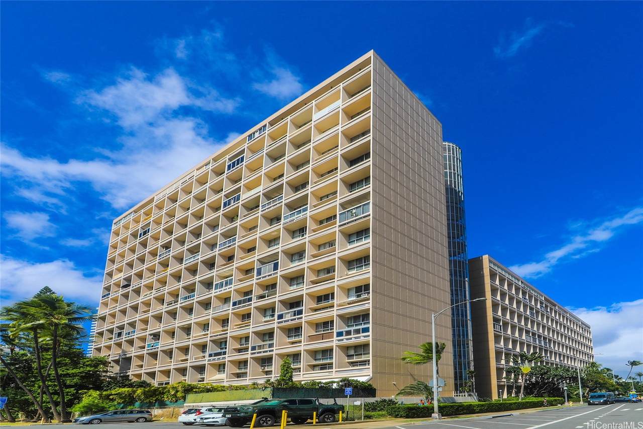 500 University Avenue - Photo 1
