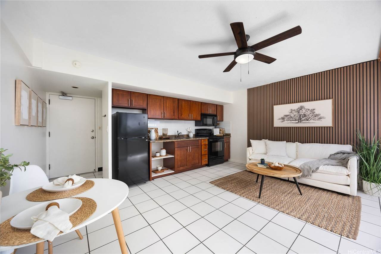 2281 Ala Wai Boulevard - Photo 1