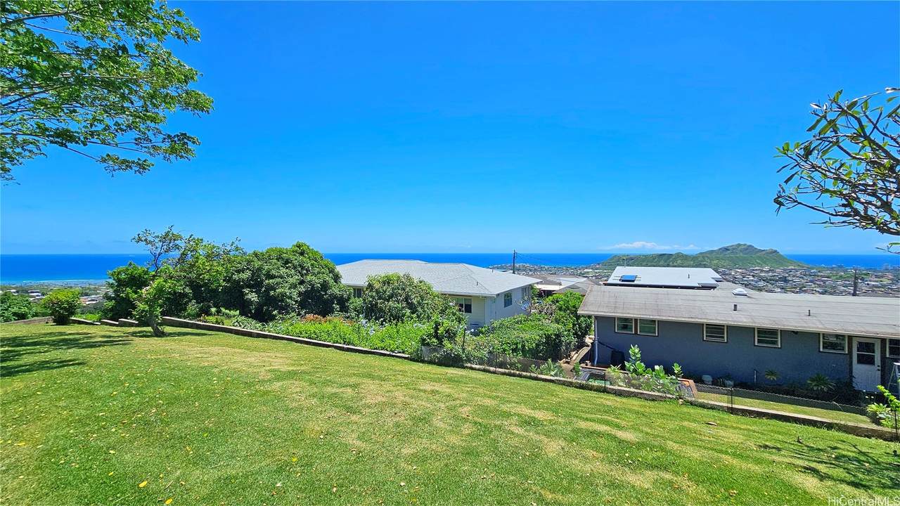 https://bt-photos.global.ssl.fastly.net/honolulu/1280_boomver_1_202608229-2.jpg