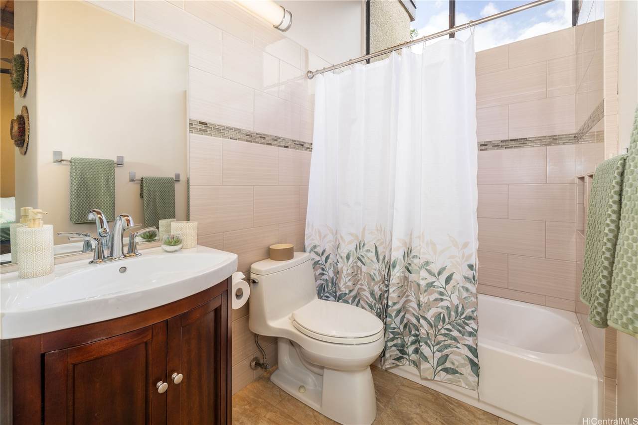 https://bt-photos.global.ssl.fastly.net/honolulu/1280_boomver_1_202608230-15.jpg