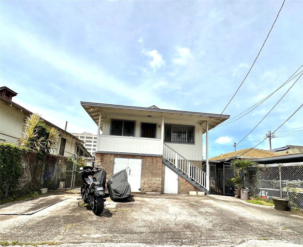 1843 B Liliha Street - Photo 1