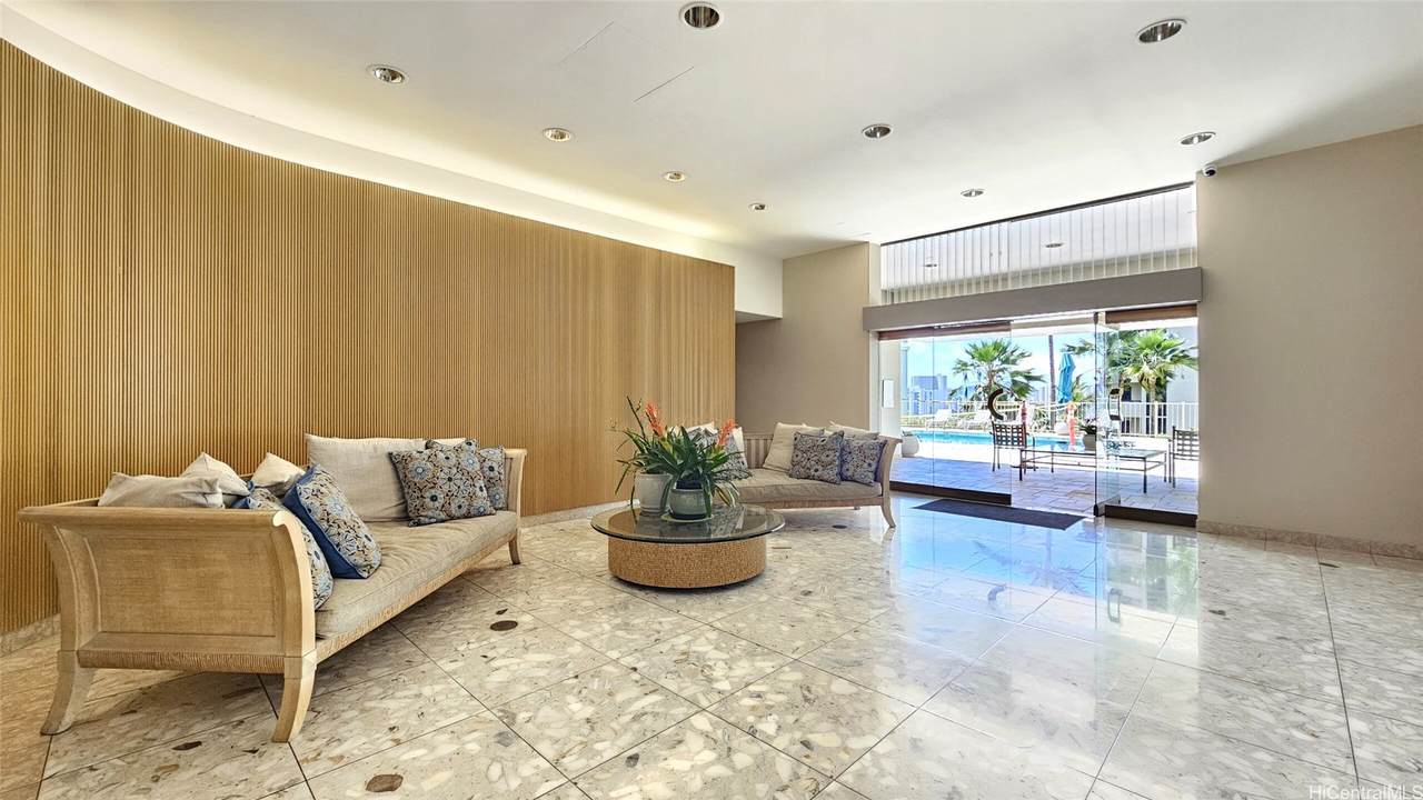 https://bt-photos.global.ssl.fastly.net/honolulu/1280_boomver_1_202608590-2.jpg