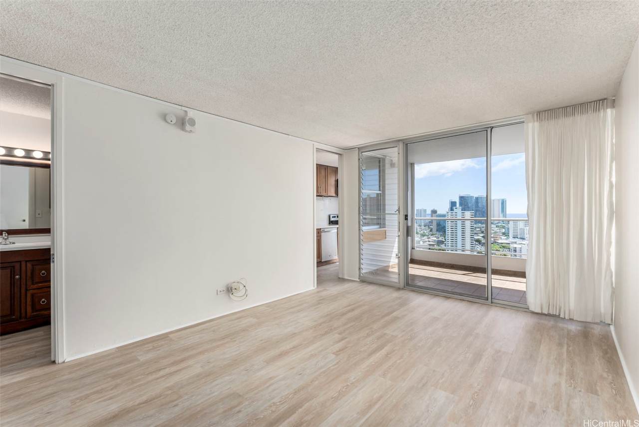 1556 Piikoi Street - Photo 1
