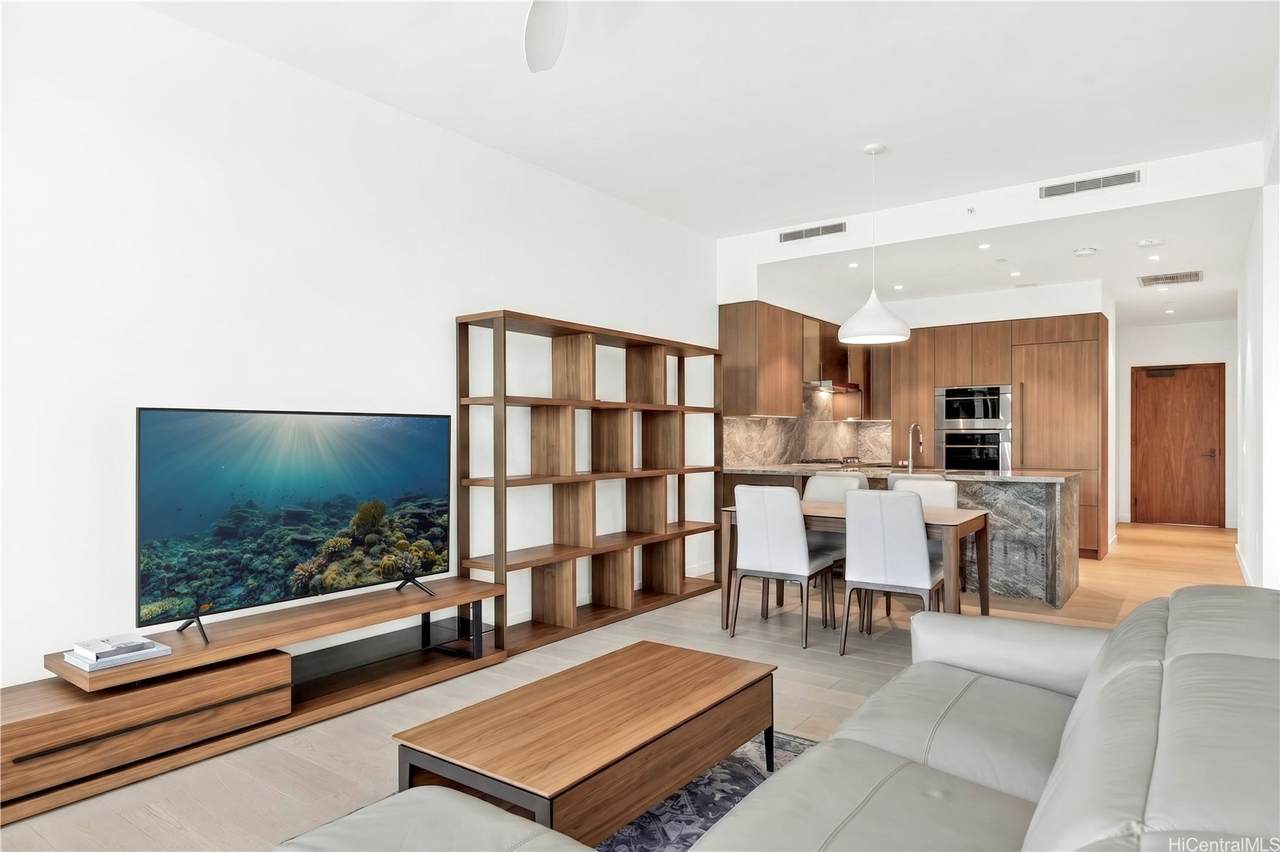 https://bt-photos.global.ssl.fastly.net/honolulu/1280_boomver_1_202608679-4.jpg
