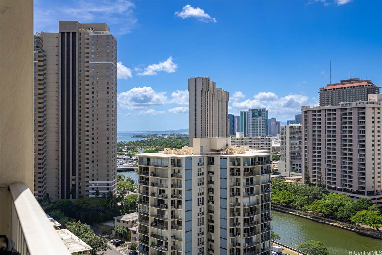 https://bt-photos.global.ssl.fastly.net/honolulu/1280_boomver_1_202608711-2.jpg