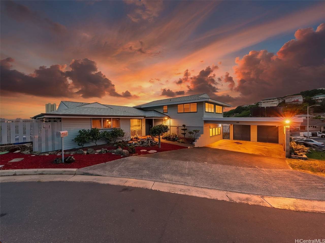 https://bt-photos.global.ssl.fastly.net/honolulu/1280_boomver_1_202608815-2.jpg