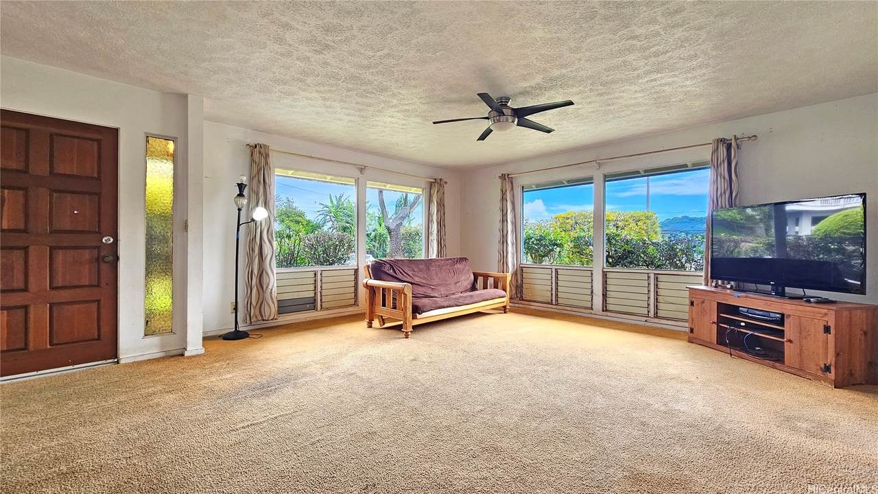 https://bt-photos.global.ssl.fastly.net/honolulu/1280_boomver_1_202608873-2.jpg