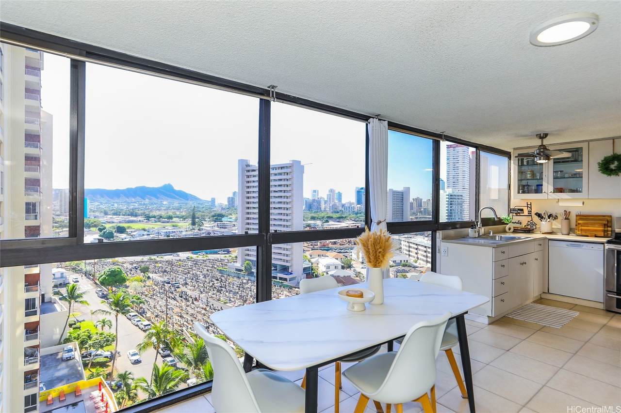 https://bt-photos.global.ssl.fastly.net/honolulu/1280_boomver_1_202608875-2.jpg