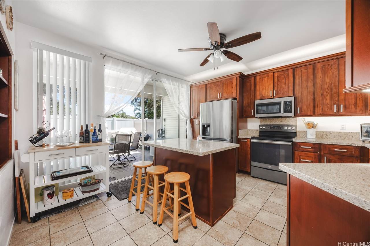 https://bt-photos.global.ssl.fastly.net/honolulu/1280_boomver_1_202608886-2.jpg