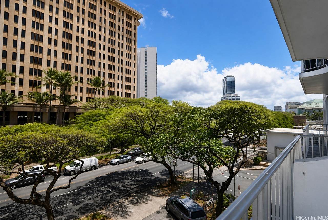 1617 Kapiolani Boulevard - Photo 1