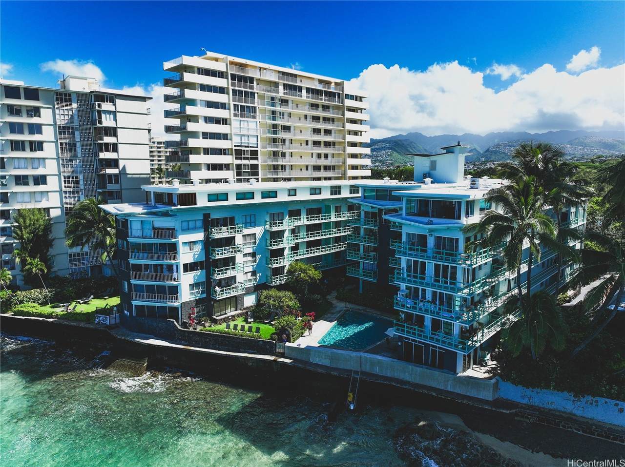 2957 Kalakaua Avenue - Photo 1