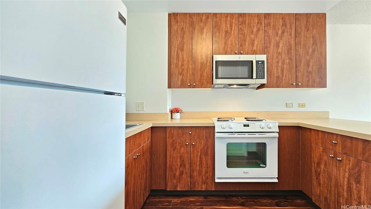 https://bt-photos.global.ssl.fastly.net/honolulu/1280_boomver_1_202609107-2.jpg