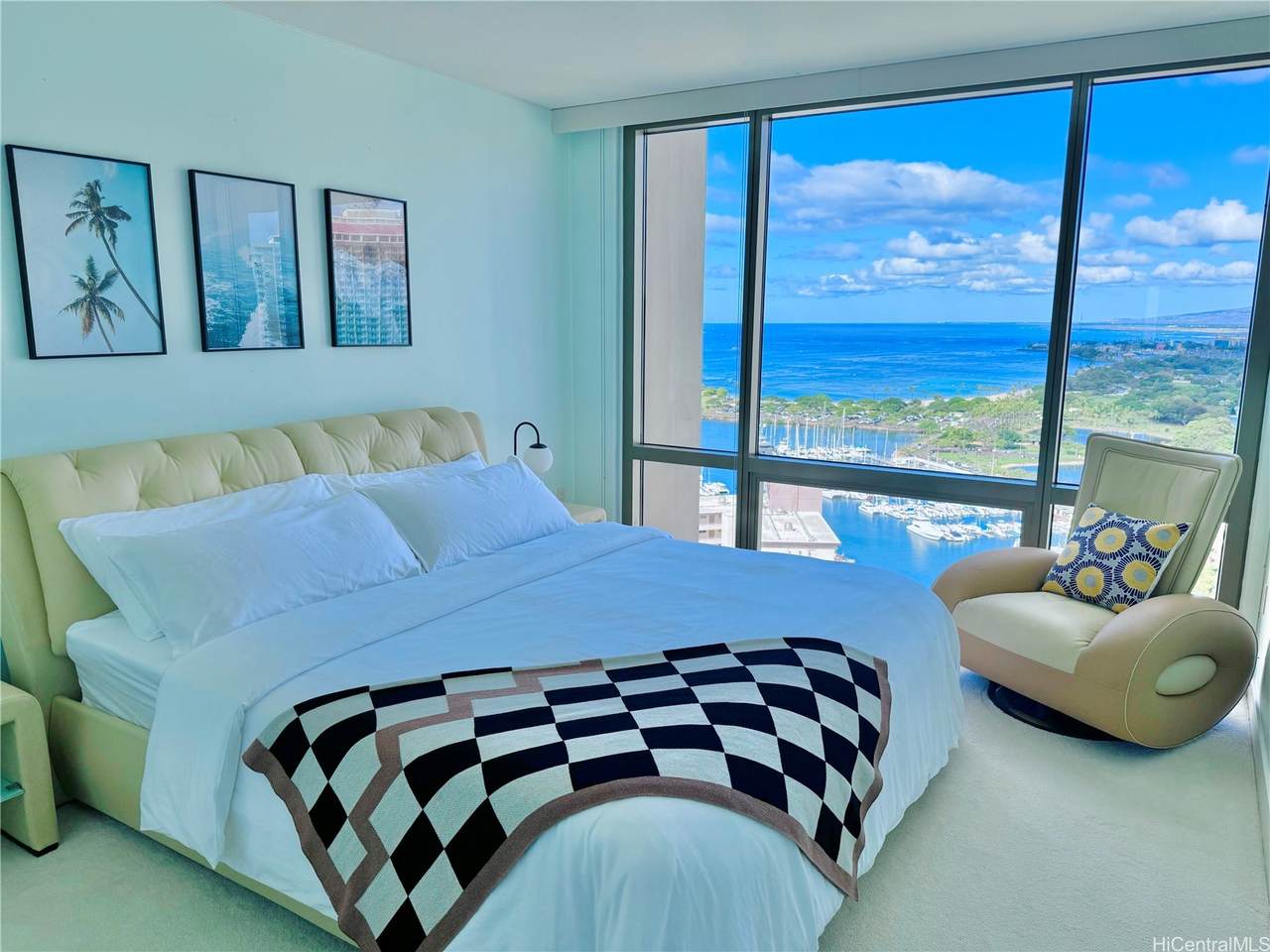 1551 Ala Wai Boulevard - Photo 1